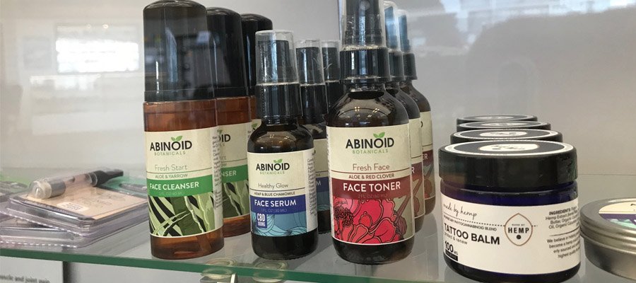 US Hemp Wholesale CBD Hemp Oil Products on Retail Store Shelf